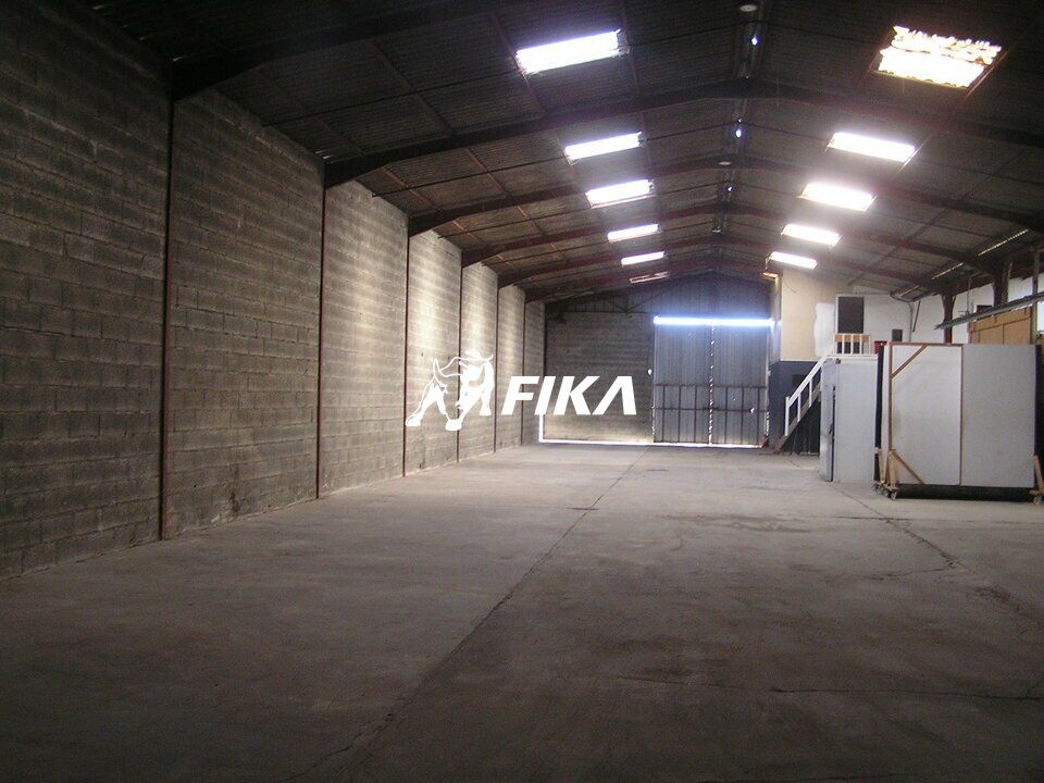 Location local d''activites 1200 m² non divisibles