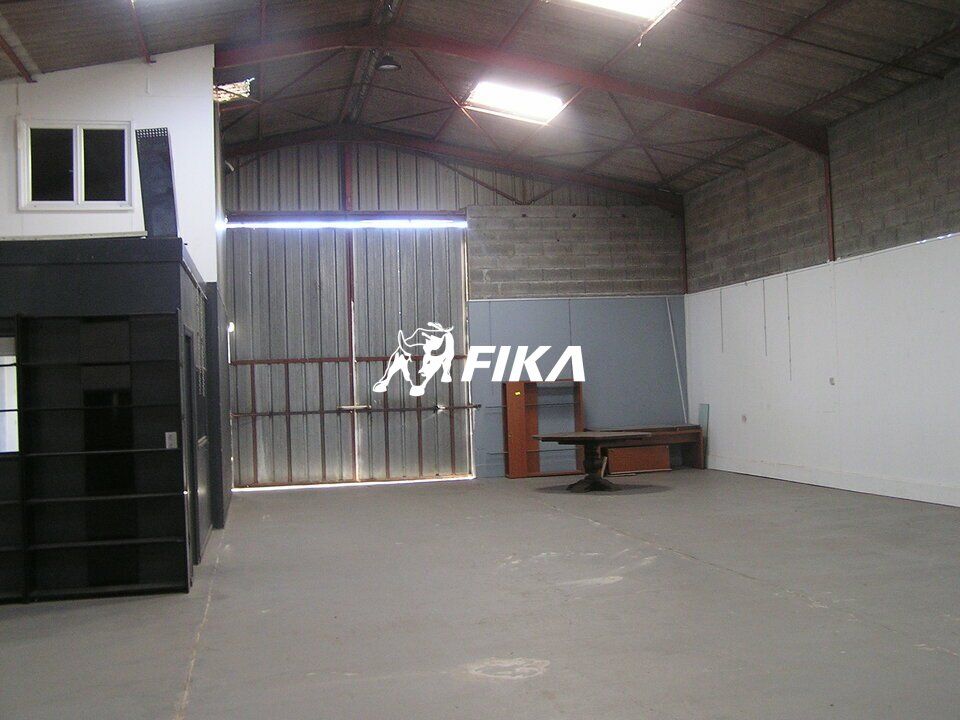 A LOUER LOCAL D'ACTIVITÉ 1 200 m² - (31140) SAINT-ALBAN