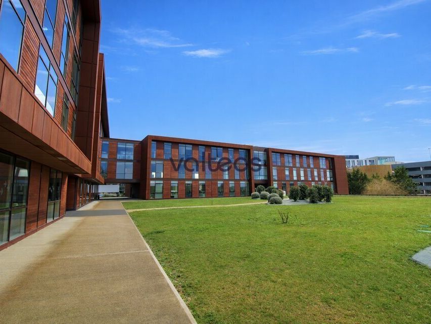 Location bureaux 305 m² non divisibles