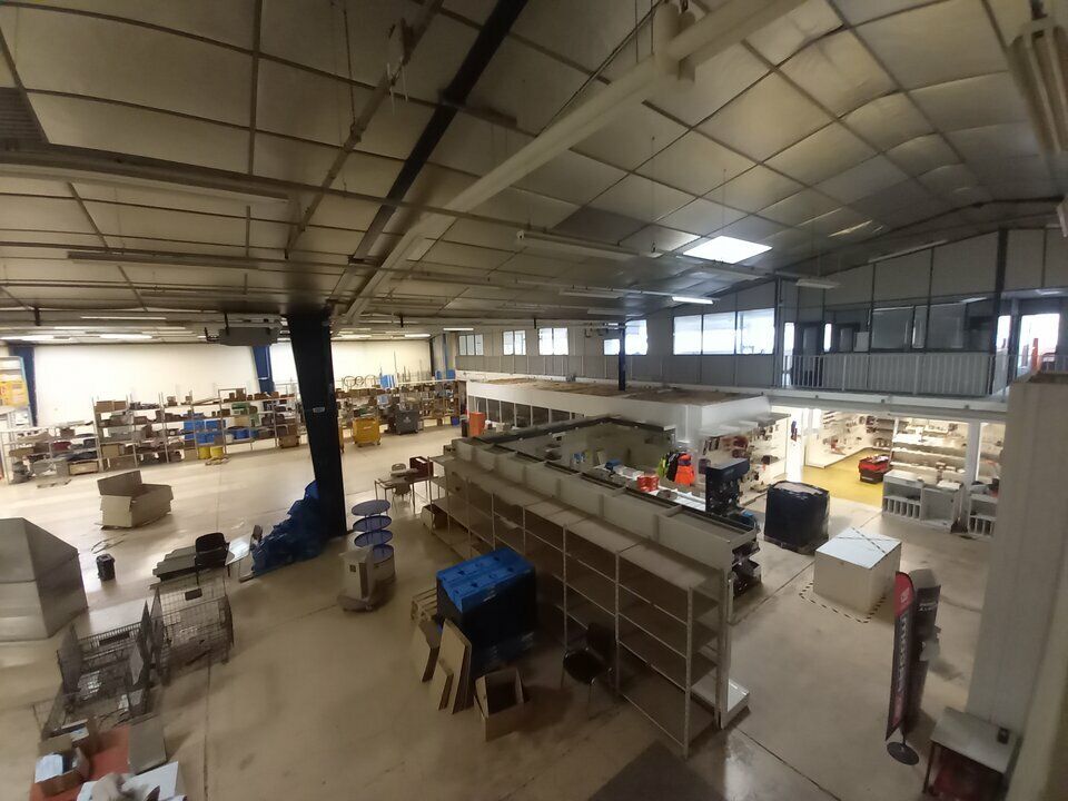 Emplacement attractif avec beau potentiel.