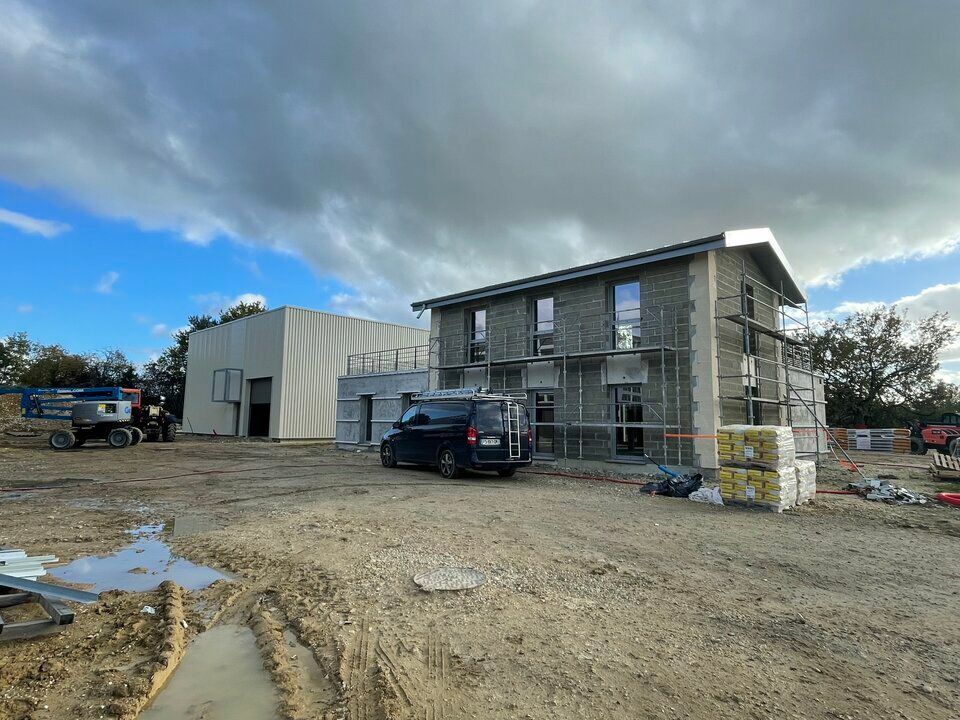 BATIMENTS DE BUREAUX ET D'ACTIVITÉS À VENDRE - ARTIGUES-PRÈS-BORDEAUX