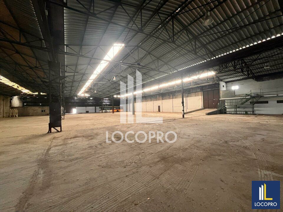 A LOUER -  LOCAL D'ACTIVITÉ -  3 926 M2 - LA TRINITÉ