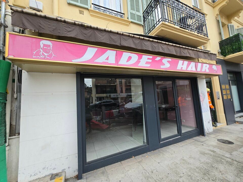 Location local commercial 54 m² non divisibles