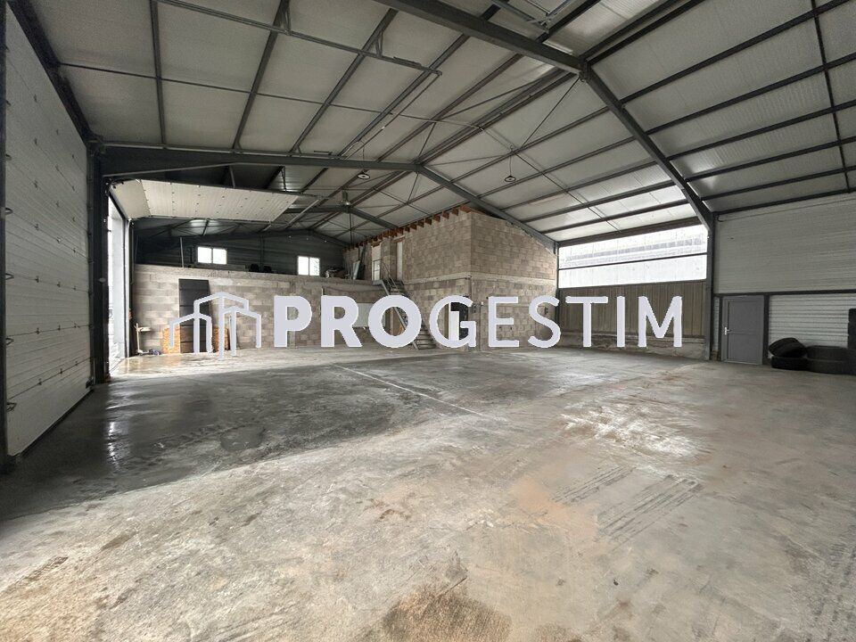 Un bâtiment d'activité avec showroom à Gevrey-Chambertin à LOUER