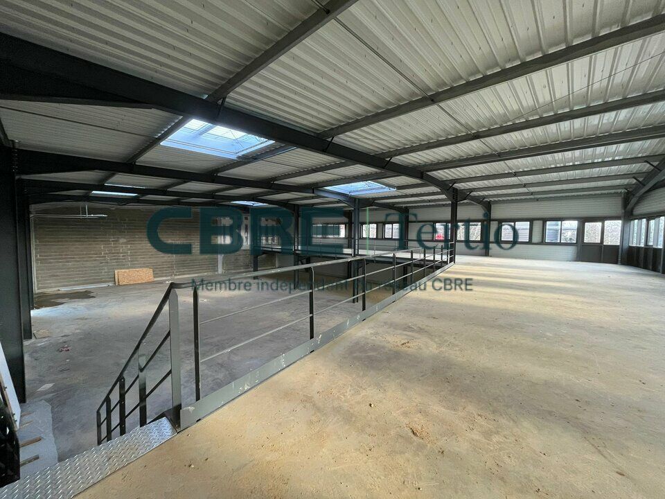 LOCAUX D'ACTIVITÉS NEUF / ZONE AUCHAN SAINT-CYR-SUR-LOIRE