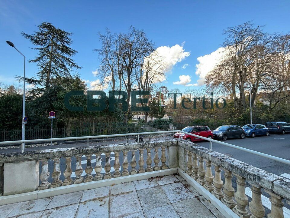 Local professionnel aux Prébendes