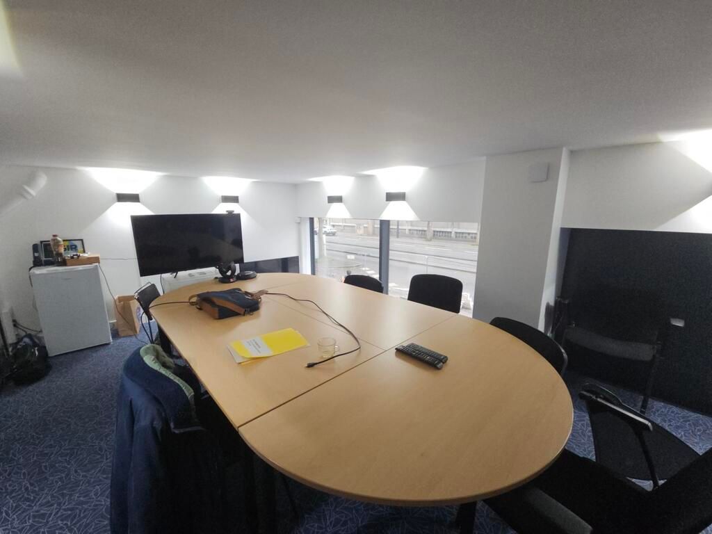 Location local commercial 203 m² à TOURS