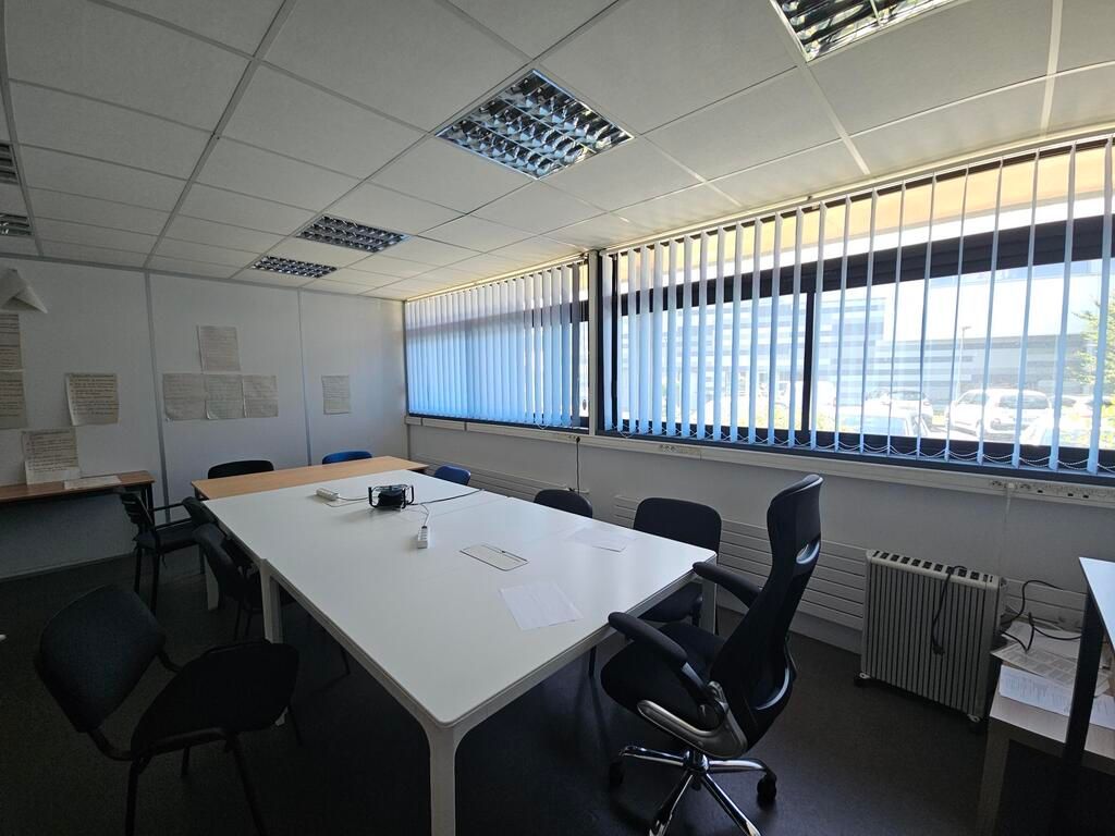 Location bureaux 500 m² à SAINT PIERRE DES CORPS