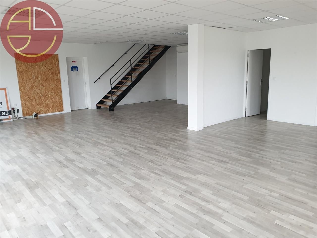 Location local commercial 310 m² à PLAISANCE DU TOUCH