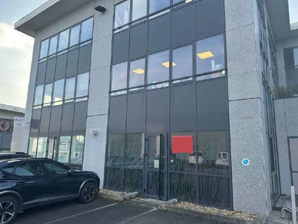Location bureaux 96.3 m² non divisibles