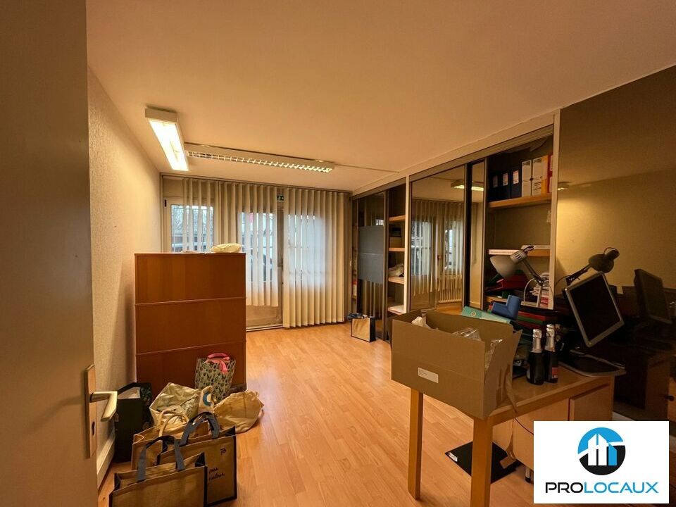 Location local commercial 193 m² non divisibles