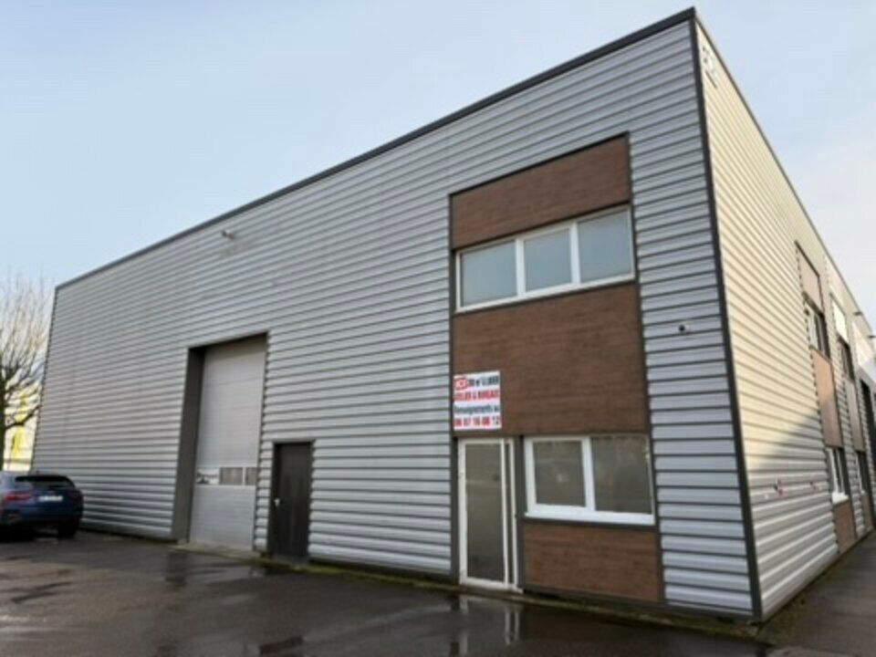 Location local d''activites 200 m² non divisibles