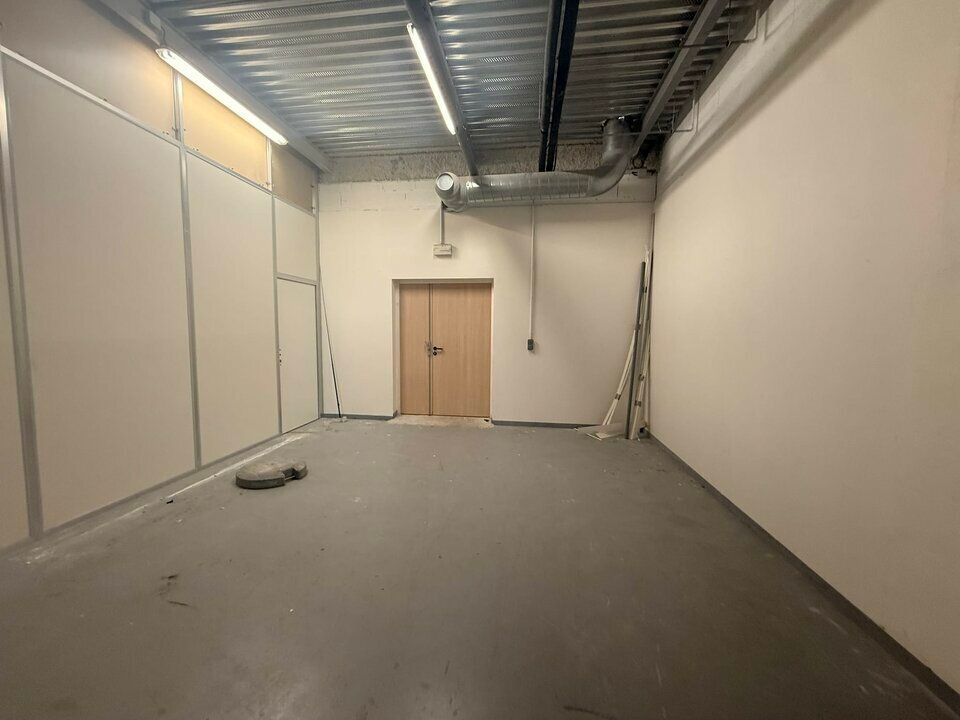 Location local d''activites 56 m² non divisibles
