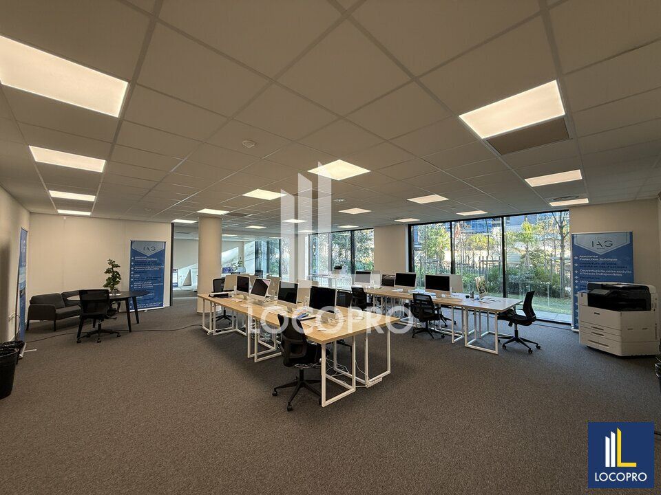 Location bureaux 153.4 m² non divisibles
