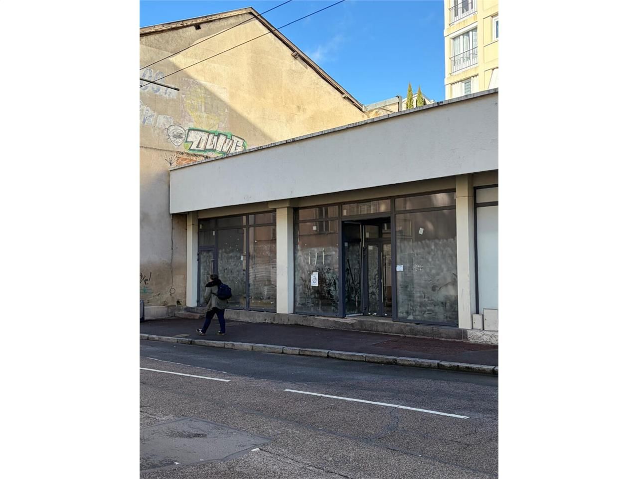 Location local commercial 230.00 m² à LIMOGES