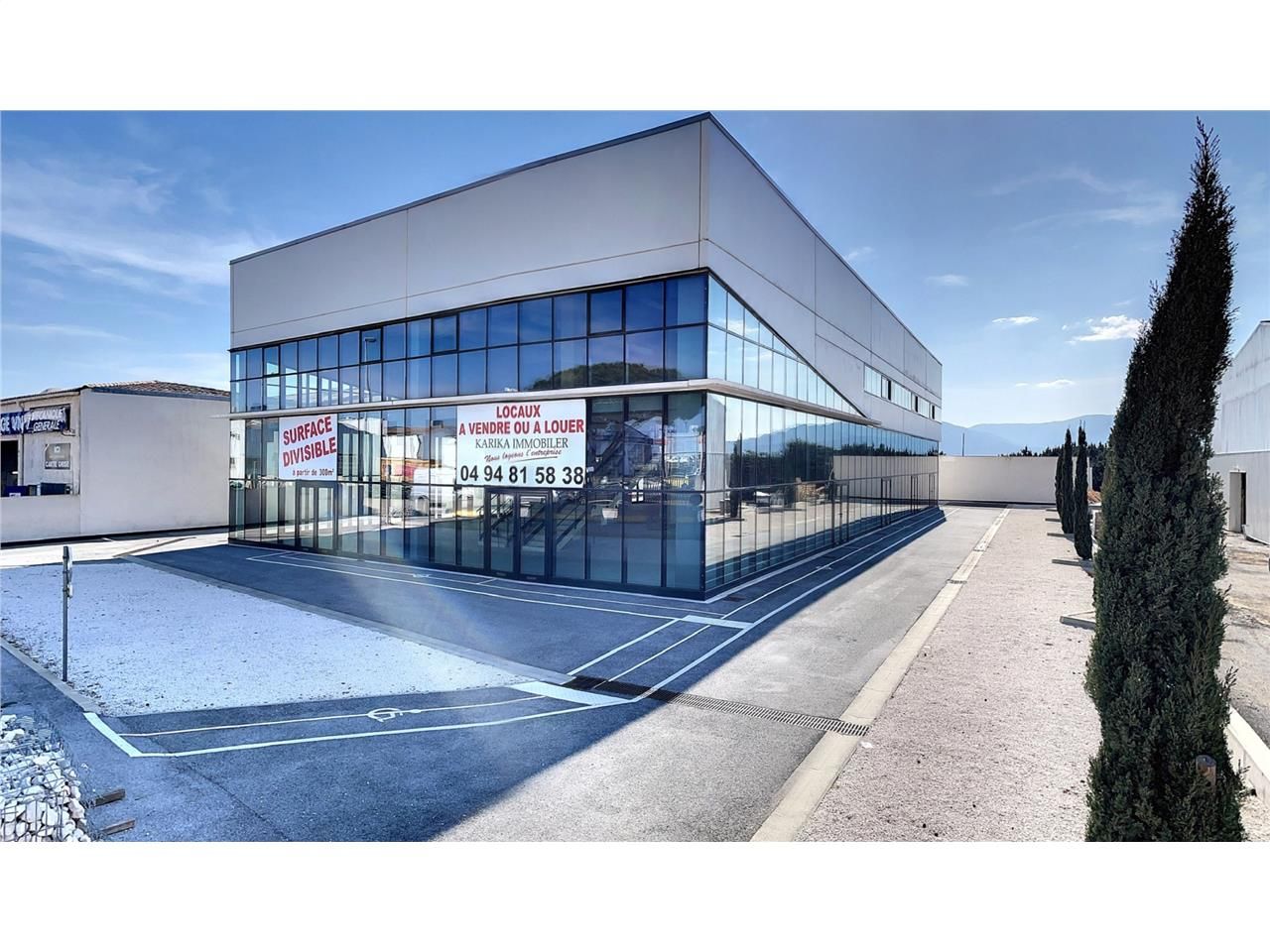 Prestigious commercial space in Puget sur Argens