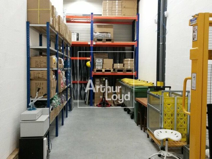 Location entrepot 232 m² non divisibles