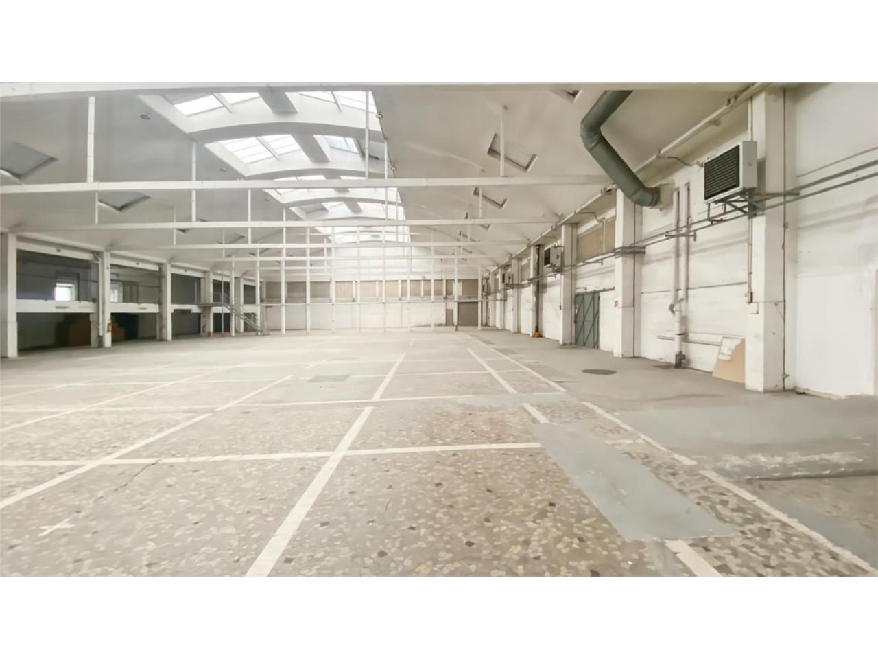 Location entrepôts 4400 m² divisibles à partir de 2400 m²