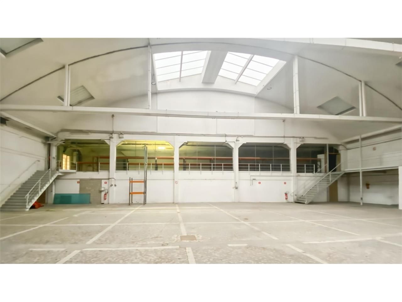 Location entrepôts 4400 m² divisibles à partir de 2400 m²