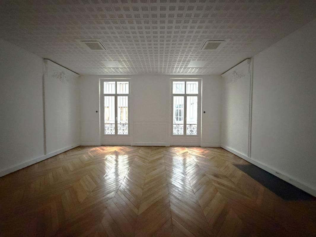 Location bureaux 269 m² non divisibles