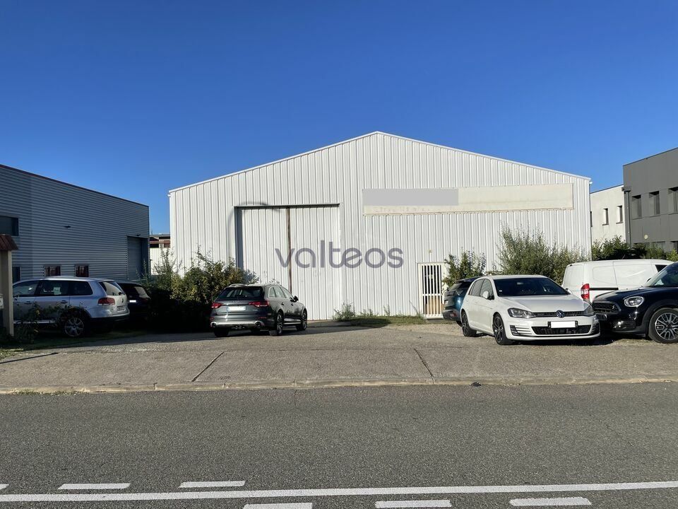 Location local d''activites 240 m² non divisibles