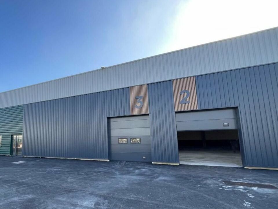 Vente local d''activites 424 m² non divisibles