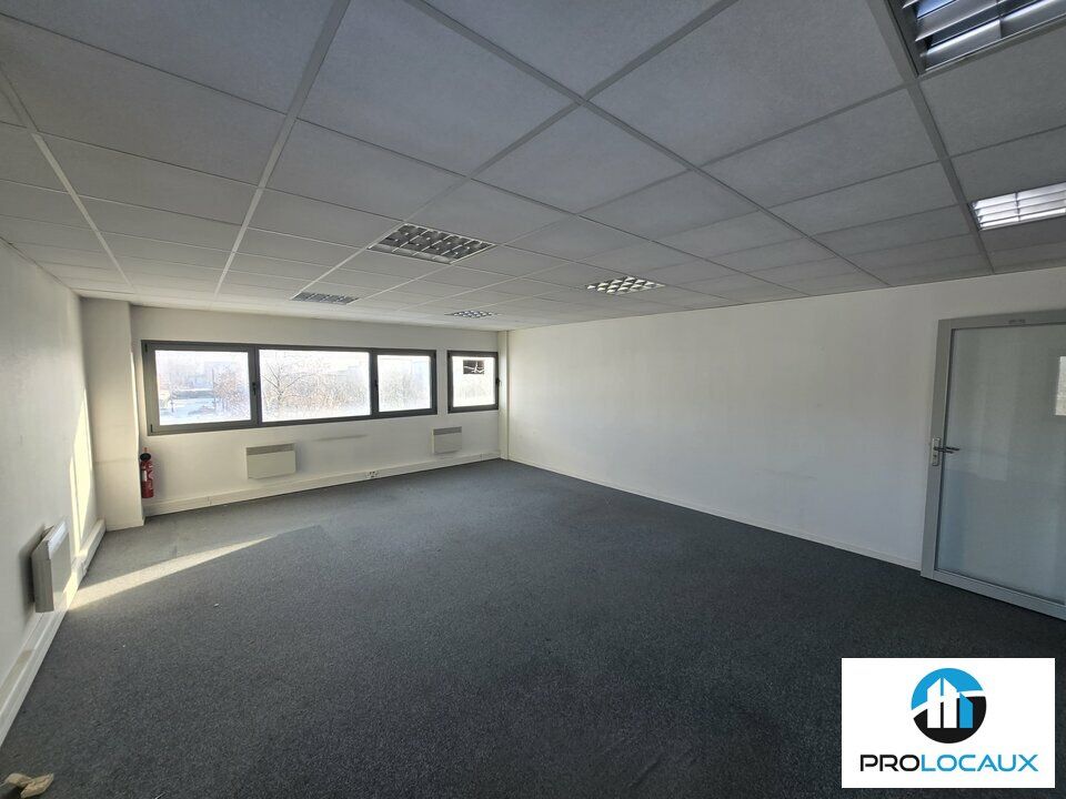 Location bureaux 64 m² non divisibles