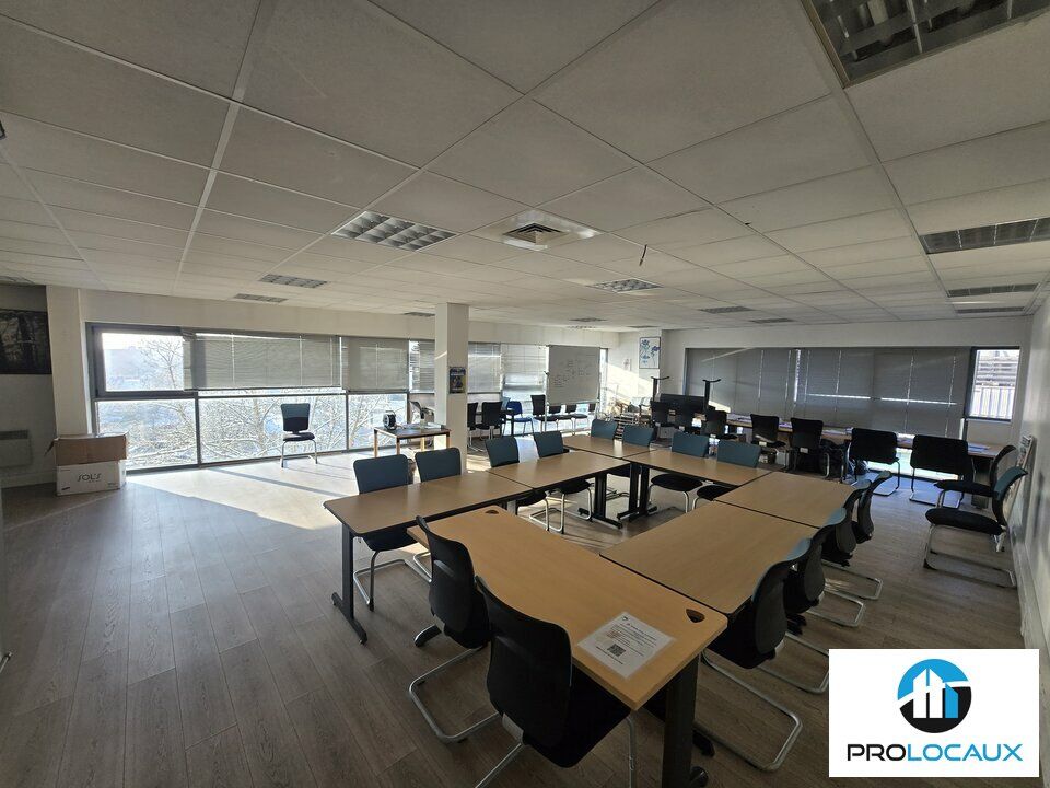 Location bureaux 154 m² divisibles à partir de 64 m²