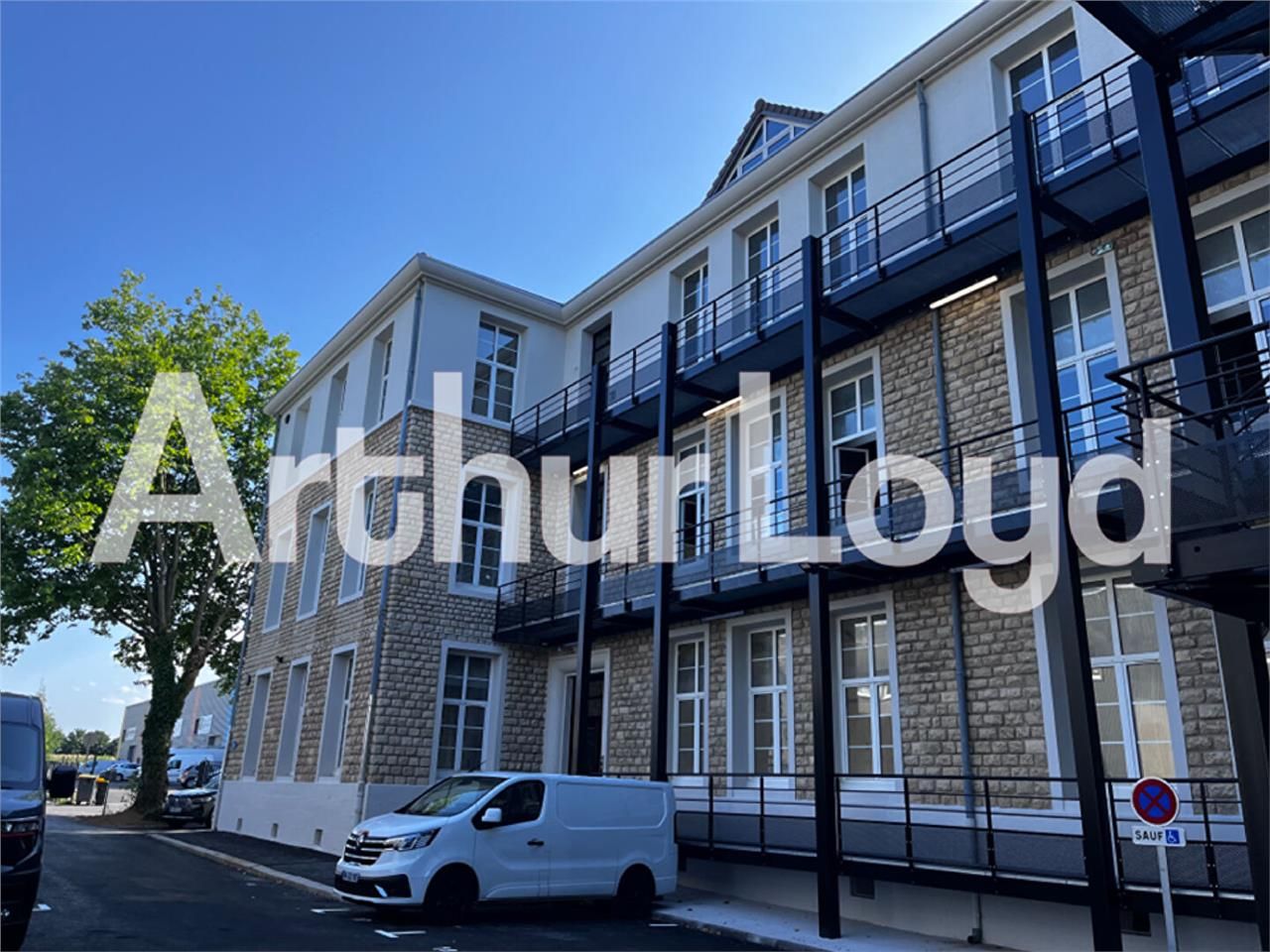 Location bureaux 120.00 m² à BRETTEVILLE SUR ODON