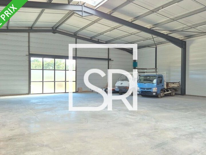 Location entrepot 1200 m² non divisibles