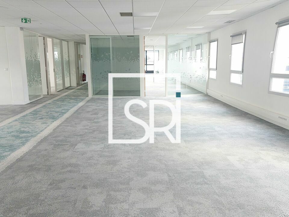 LOCATION BUREAUX 342 m2 - QUARTIER REPUBLIQUE - 63100 CLERMONT-FERRAND
