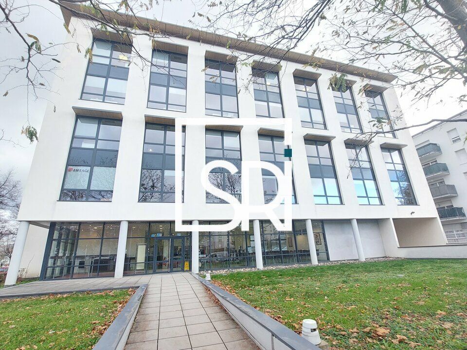 Location bureaux 463.89 m² non divisibles