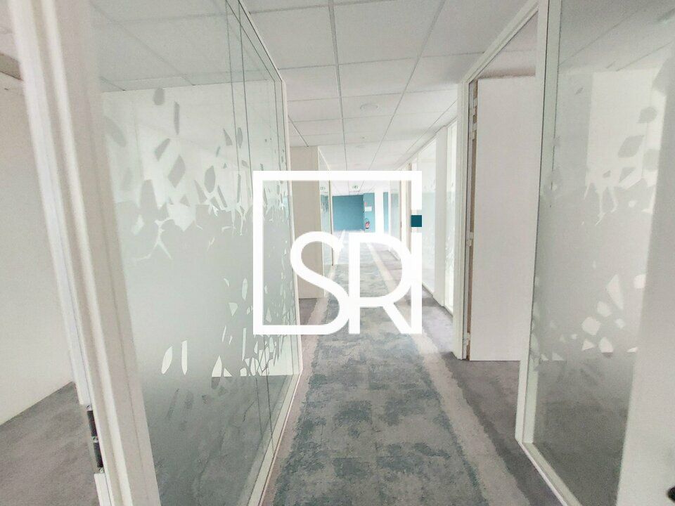LOCATION BUREAUX RECENTS - QUARTIER REPUBLIQUE 122 m2 + 342 m2 - 63100 CLERMONT-FERRAND