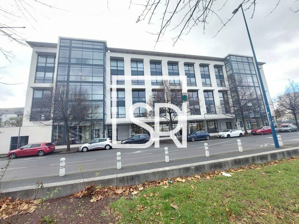 Location bureaux 122.37 m² non divisibles