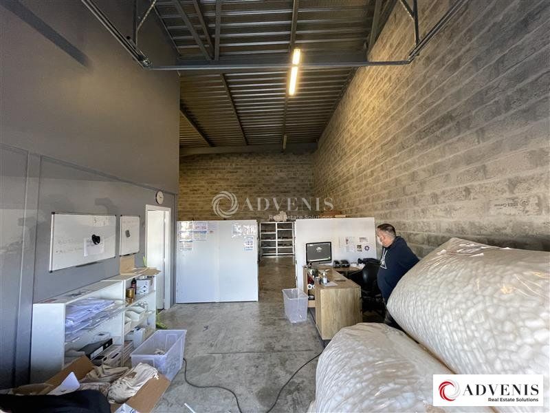 Location local d''activites 150 m² non divisibles