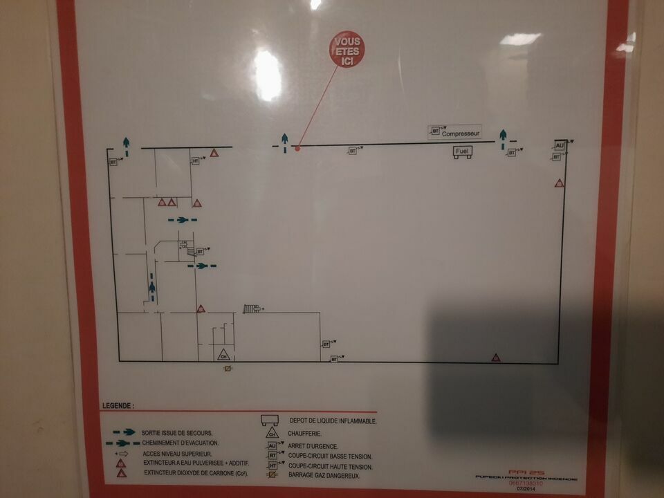 Local d'activité/Bureau d'environ 580m² à louer