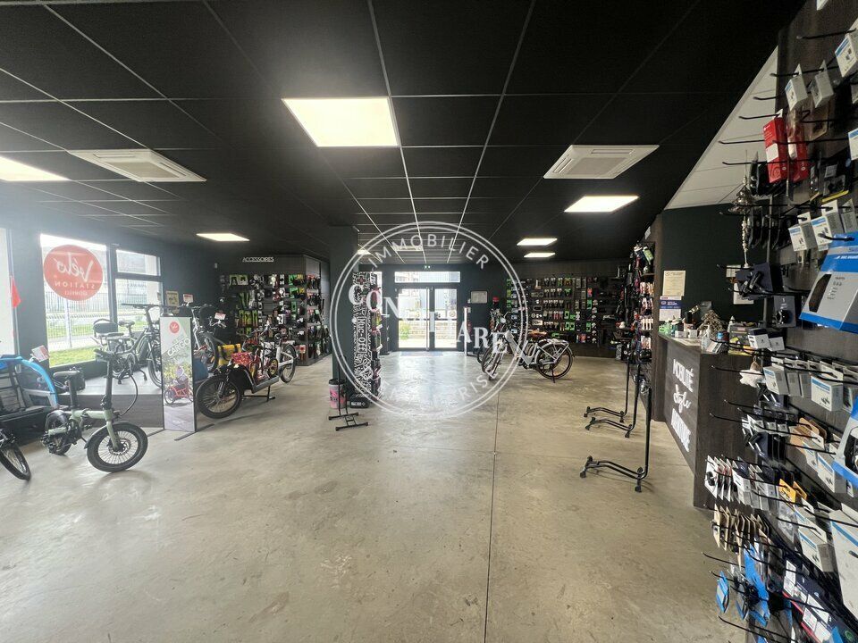 Location local commercial 400 m² non divisibles