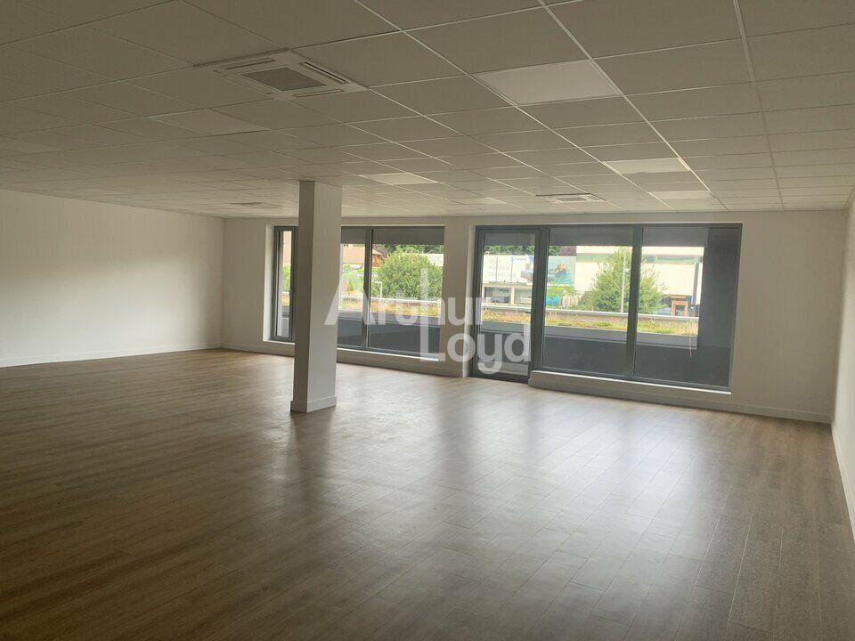 Location bureaux 215.4 m² non divisibles