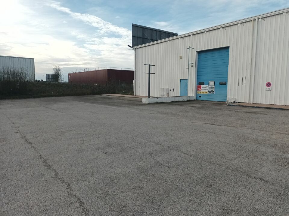 LOCAL D'ACTIVITES OU ARTISANAL SUR ZAC ATTRACTIVE.