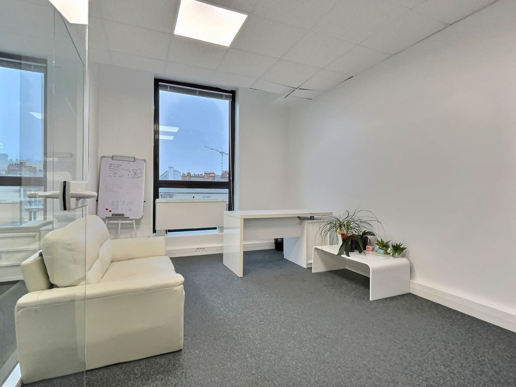 Location bureaux 326 m² non divisibles