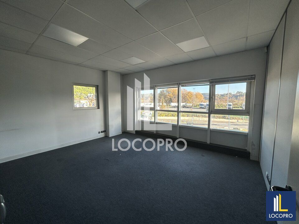 A VENDRE - BUREAUX - 321 M2 - MANDELIEU 