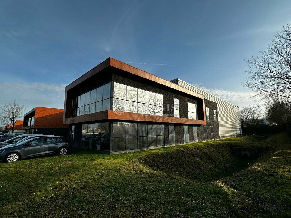 Location entrepot 1062 m² non divisibles