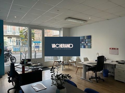 Location local commercial 50 m² à Lille