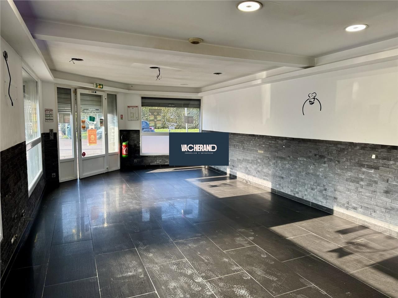 Location local commercial 100 m² à Tourcoing