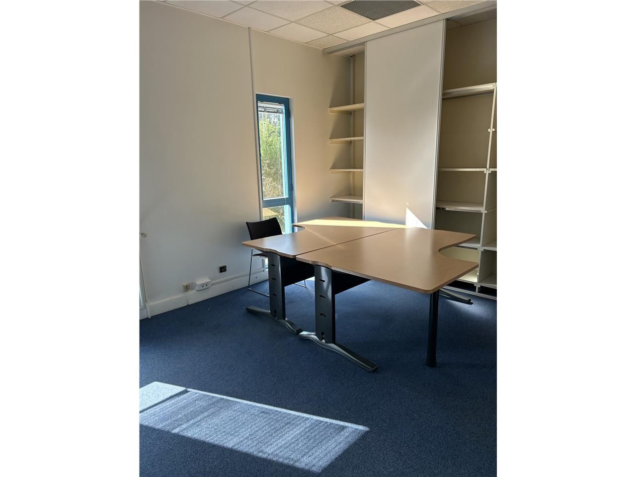 Location bureaux 360 m² à Templemars