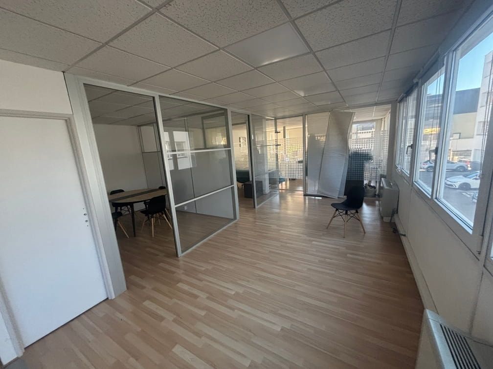 Location bureaux 80 m² non divisibles