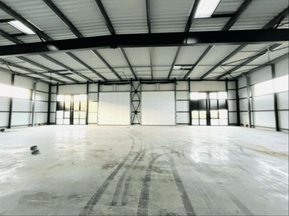 Location entrepôts 580 m² non divisibles