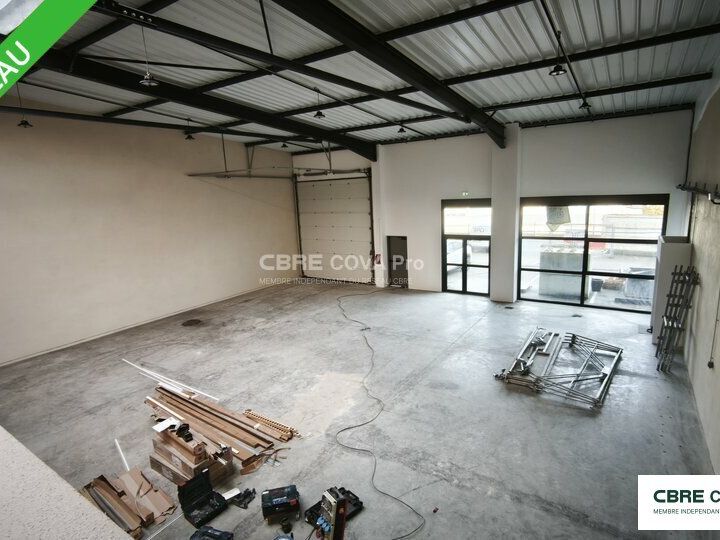 Location local commercial 470.82 m² non divisibles