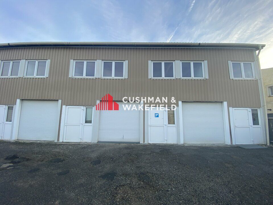 Location local d''activites 158 m² non divisibles