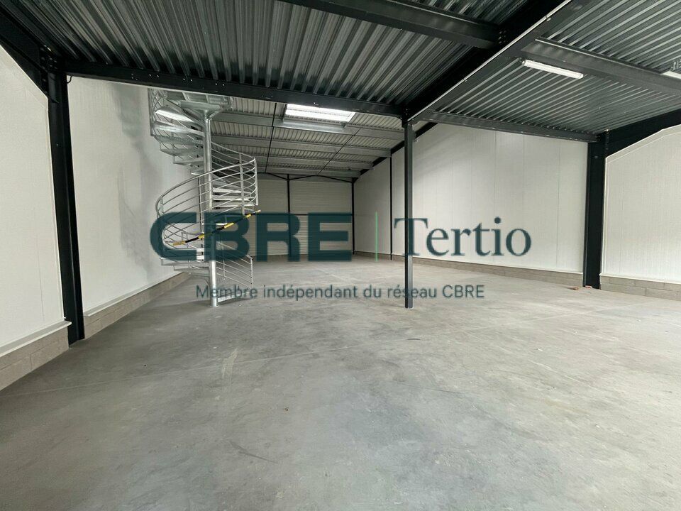 Location local d''activites 393 m² non divisibles